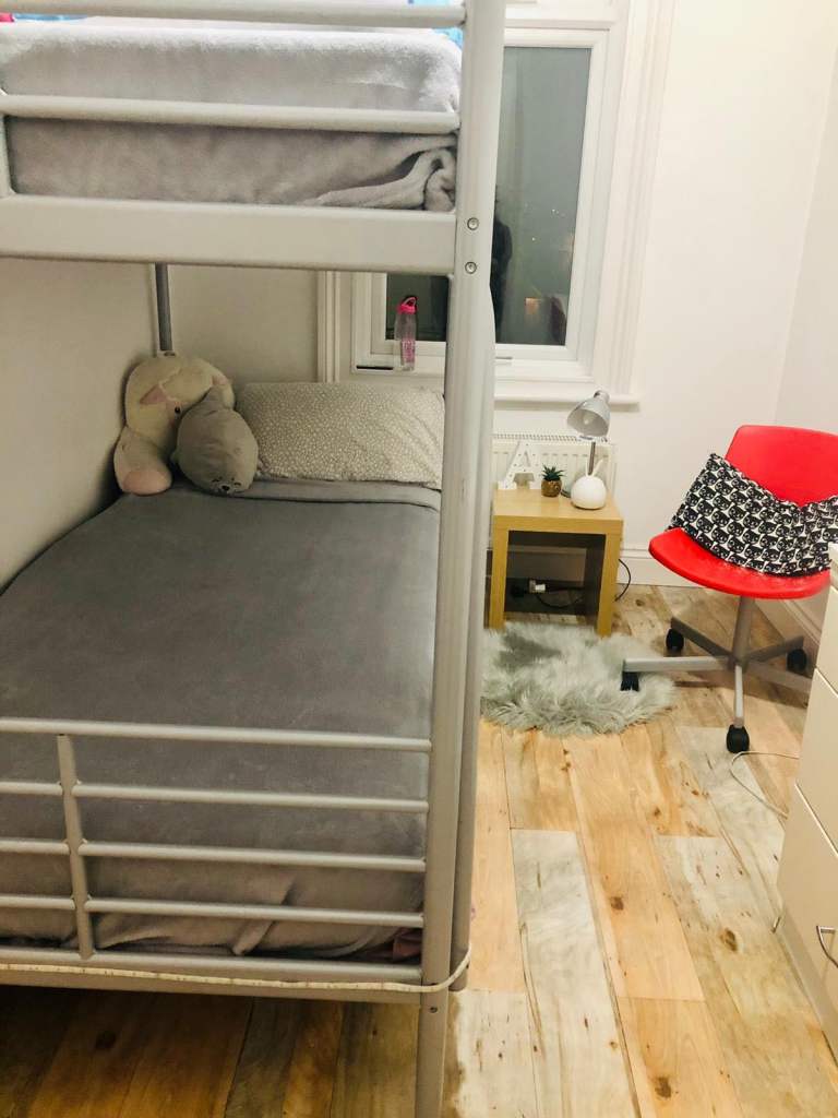 Confortable and neat single bedroom in a convenient location 