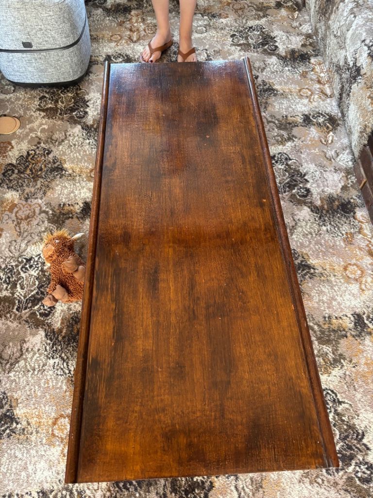 Wooden Coffee Table with Storage – Good Condition