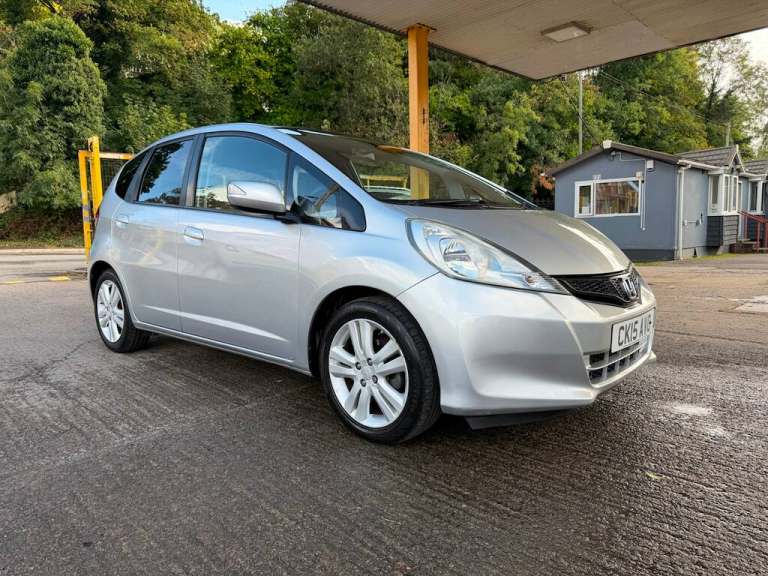 2015 Honda Jazz I-VTEC ES PLUS Hatchback Petrol Manual