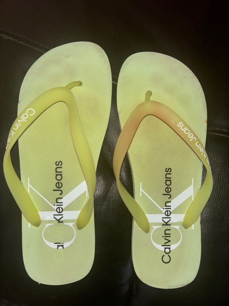 CALVIN KLEIN FLIP FLOPS