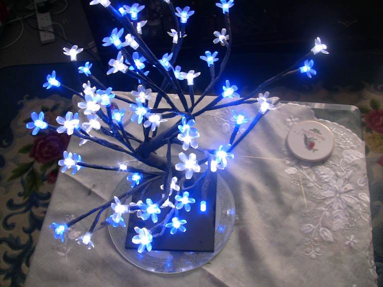 LED Blossom Tree Lamp – Blue Lights, Good Condition