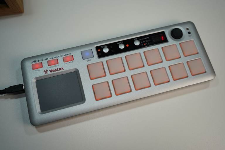Vestax Pad-One USB MIDI Controller for Ableton Samplers Drum Machines