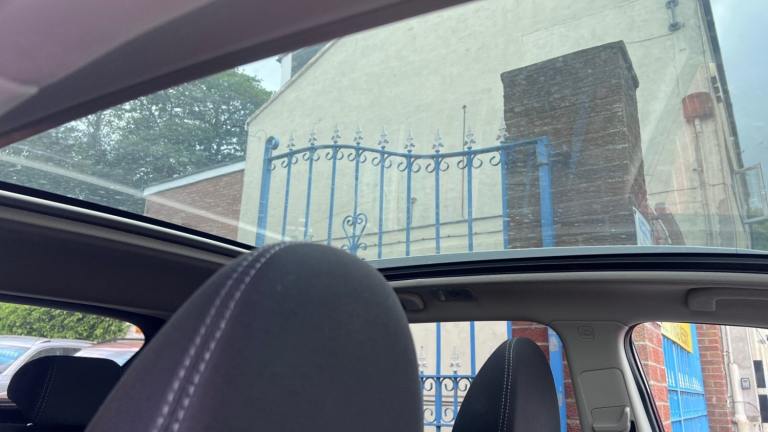 Nissan qashqai N1.5 dCi 115 N-Connecta 5dr 2 owners full Nissan history stunning