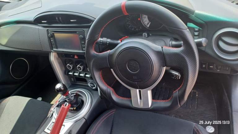 DTS : Toyota GT86 2012-2016 Pre Facelift Custom Steering Wheel