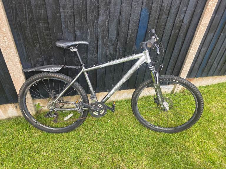 Men's carerra kraken grey 26" wheels