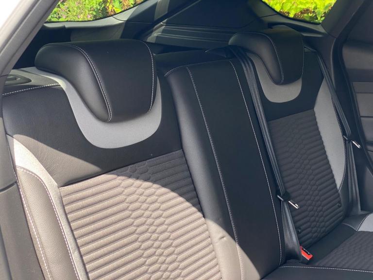 2015 Ford Focus 2.0T EcoBoost ST-2 5dr HATCHBACK PETROL Manual