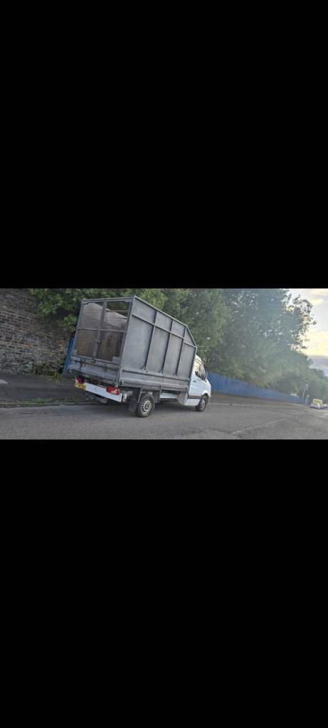 Mercedes SPRINTER TIPPER NO VAT  will have full years mot prior to sale 