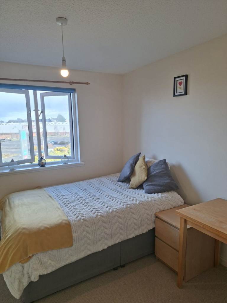 Double room in two bed flat for rent 