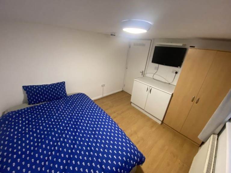 En-Suite Double Rooms – Hayes UB4 9DD | Fully Furnished | All Bills Included