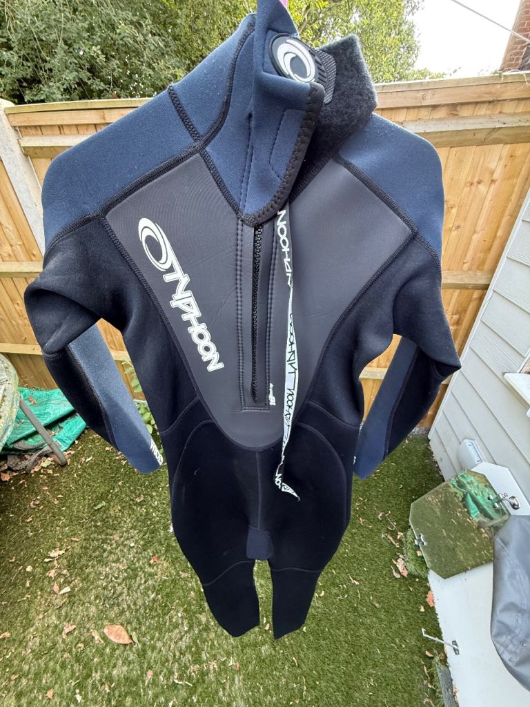 Typhoon Storm 5/3 Wetsuit –  Good Condition