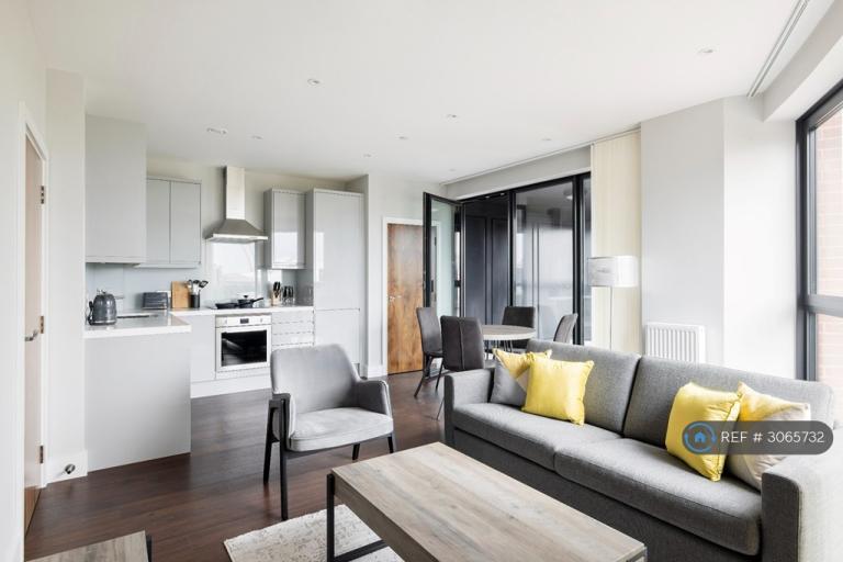 2 bedroom flat in Handlebury House, London, E14 (2 bed) (#3065732)