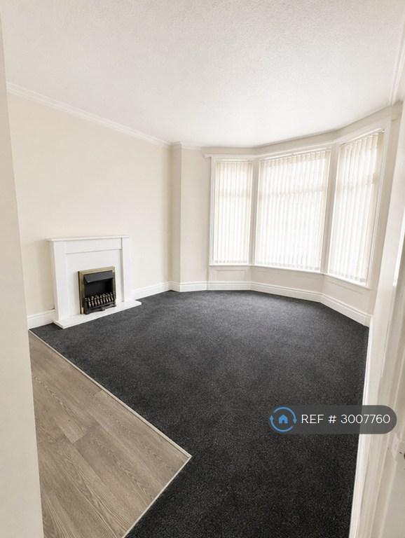 1 bedroom flat in Windsor Avenue, Blackpool, FY4 (1 bed) (#3007760)