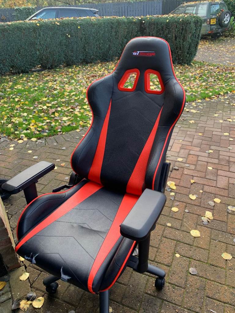 GT OMEGA GAMING CHAIR
