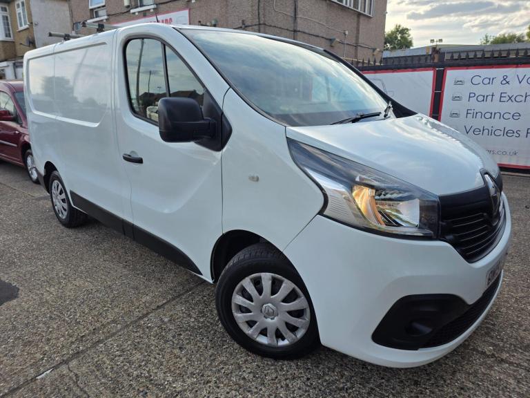 Renault Trafic 1.6 dCi 27 Business+ SWB Standard Roof Euro 6 5dr Diesel Manual
