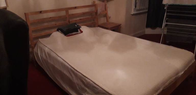 Large double room close to L&D hospital 