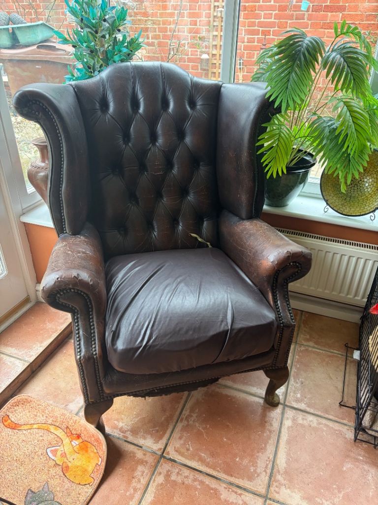 Leather chesterfield 