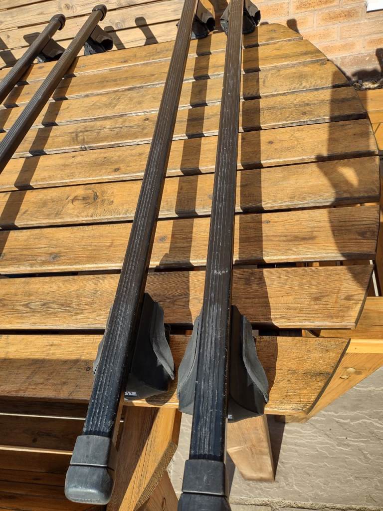 Thule roofbars/foot packs/bike carriers