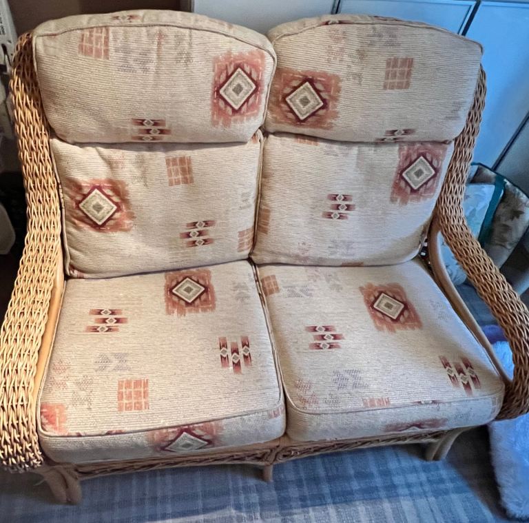 image for Free 2 seater wicker chair 