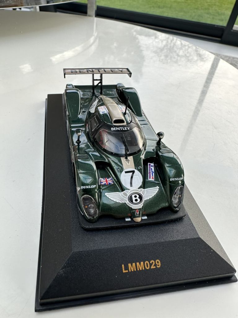 Bentley Exp Speed 8 Le Mans Die Cast Race Car IXO 1/43 Scale Rare