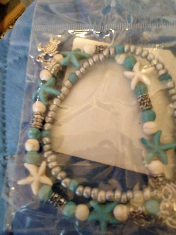 Assorted jewelry and hair clasps 