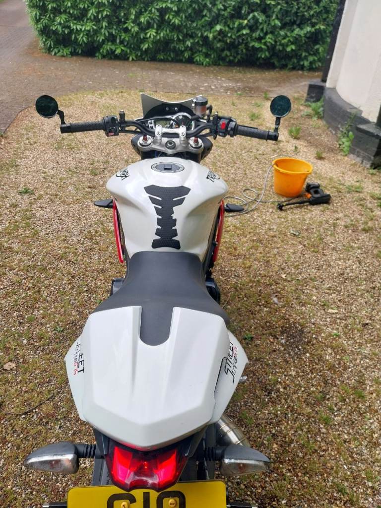 Triumph, STREET, 2015, 675 (cc)