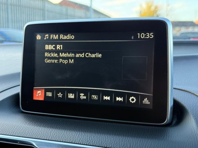 MAZDA MAZDA3 2.2 SKYACTIV-D Sport Nav 2015