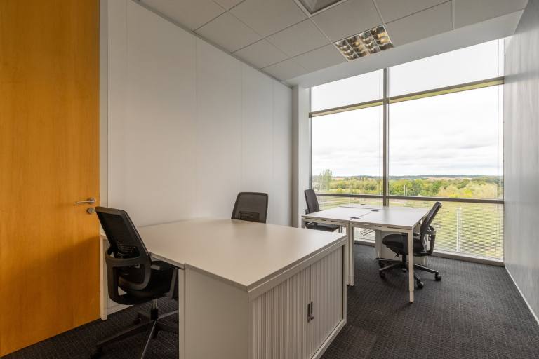 Reading - RG6 1PT \ Small Office Space for Rent