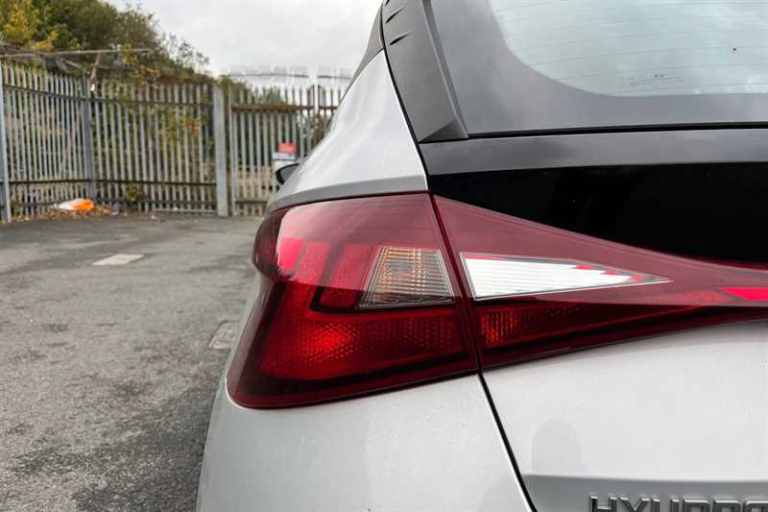 2022 Hyundai i20 1.0 T-GDi MHEV SE Connect Hatchback 5dr Petrol Hybrid DCT Euro 6 (s/s) (100 Hatc...