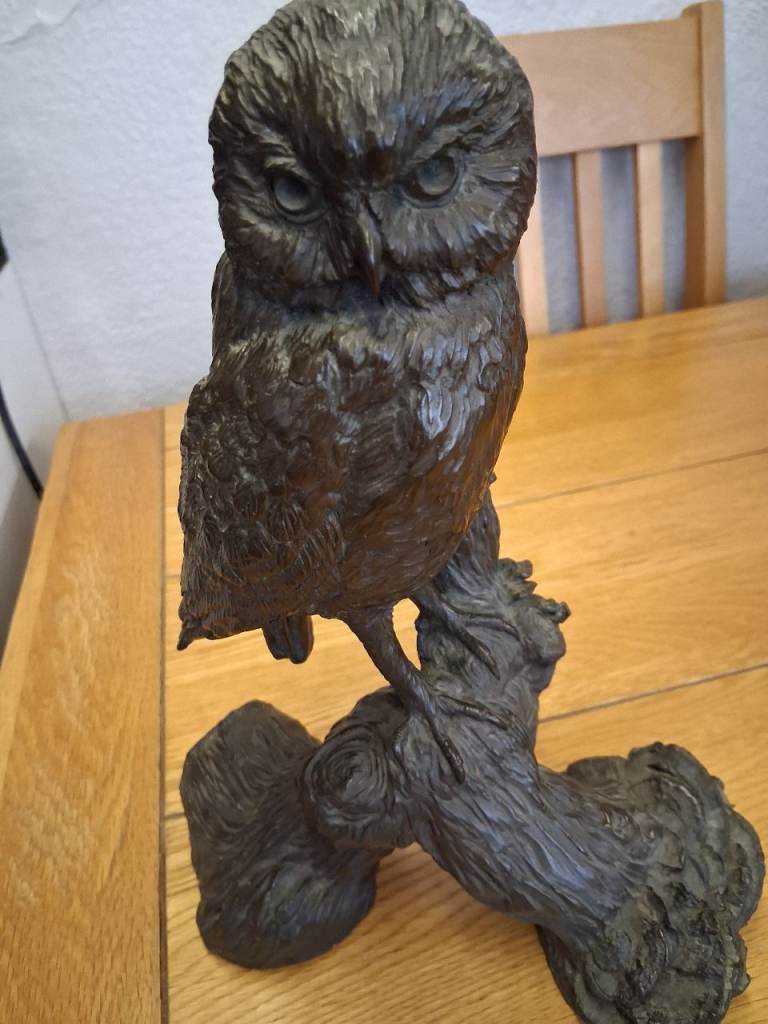 Owl figure