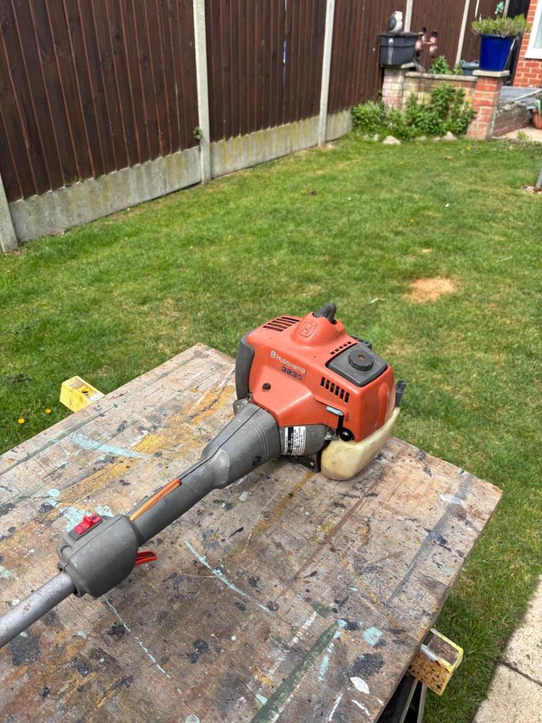 Husqvarna 323 strimmer 