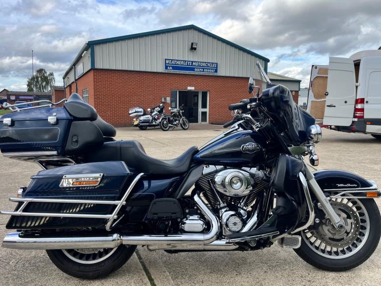 Harley-Davidson FLHTC ELECTRAGLIDE ULTRA CLASSIC IN WELL ABOVE AVERAGE CONDITION