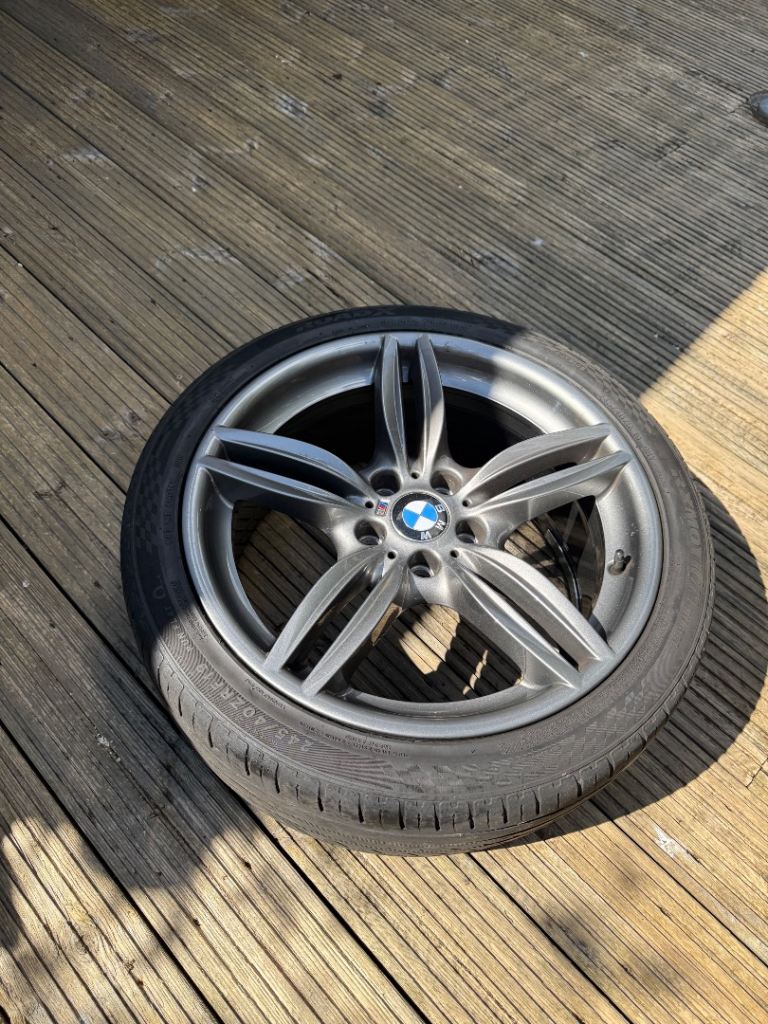 BMW 5 Series 19” wheel and tyre