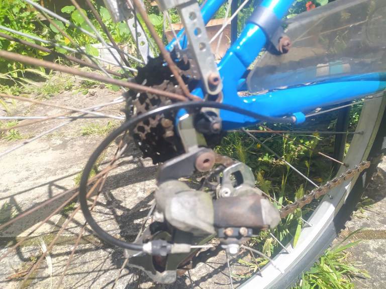Hybrid bicycle to sell.