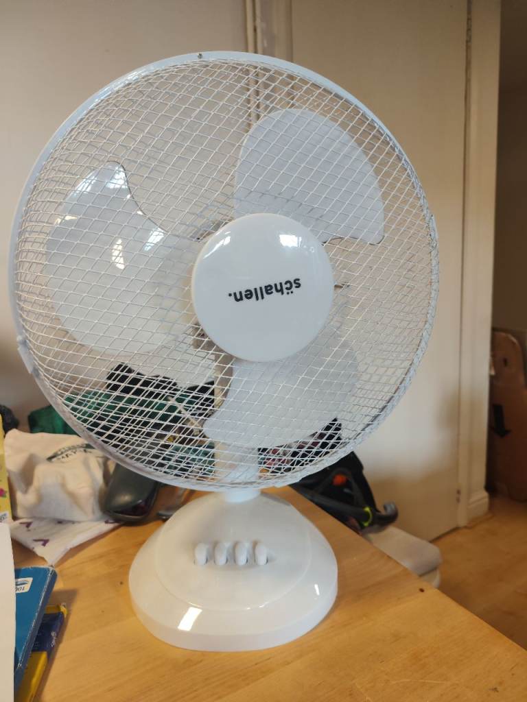 Schallen Desk Fan – White, Good Condition