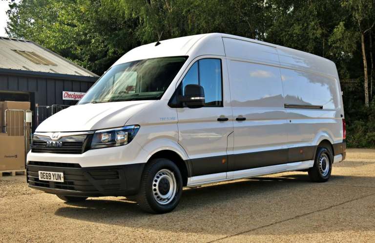2019 MAN TGE 140HP 3 140 CRAFTER TRENDLINE SPEC LWB HIGH ROOF CR35 Panel Van Diesel Manual