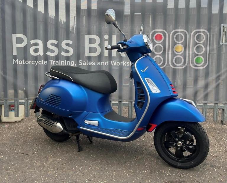 Piaggio Vespa GTS 125- Twist and Go-Stylish, Reliable & Ideal for Commuting