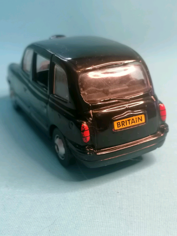 4,5inch. 1:36 CORGI Austin Britain Taxi  Black Model..