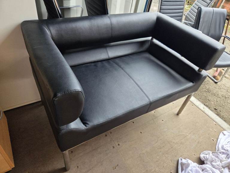 2x sofas and 4 chairs