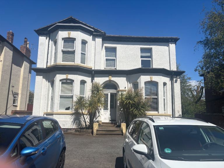 Southport, Studio flat available on Leyland Road 