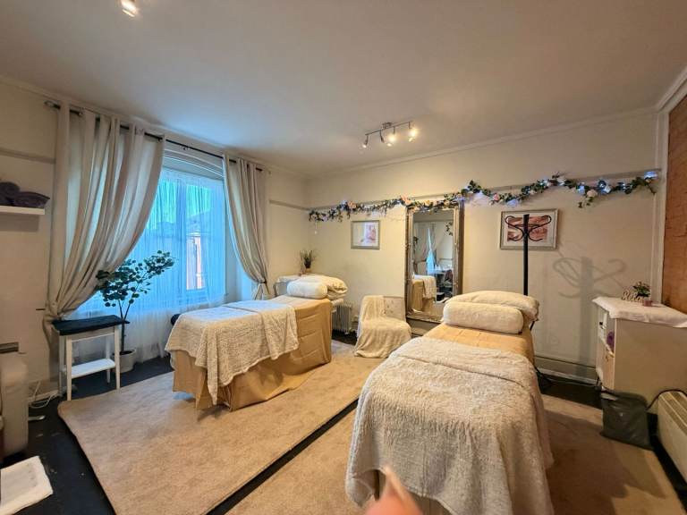 Waxing services /hair removal