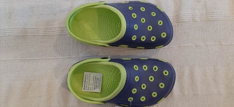 Boys crocs size 28