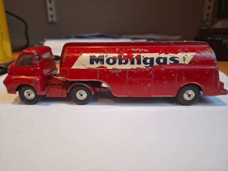 Vintage Corgi Bedford Mobile Gas Tanker
