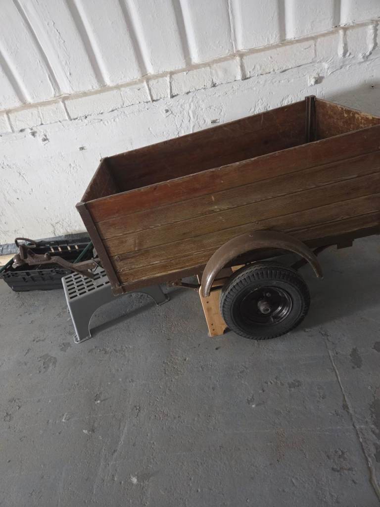 Camping or garden trailer