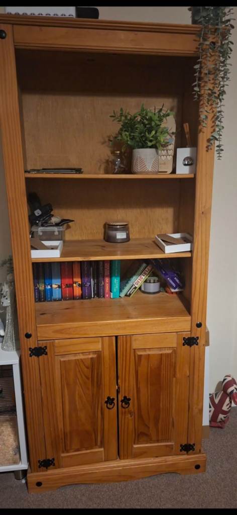 Bookcase 