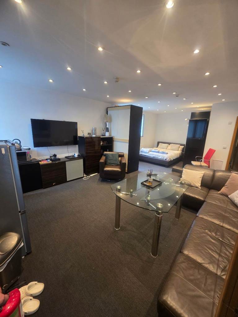 Nice studio in central Reading all bils included, Kings road 