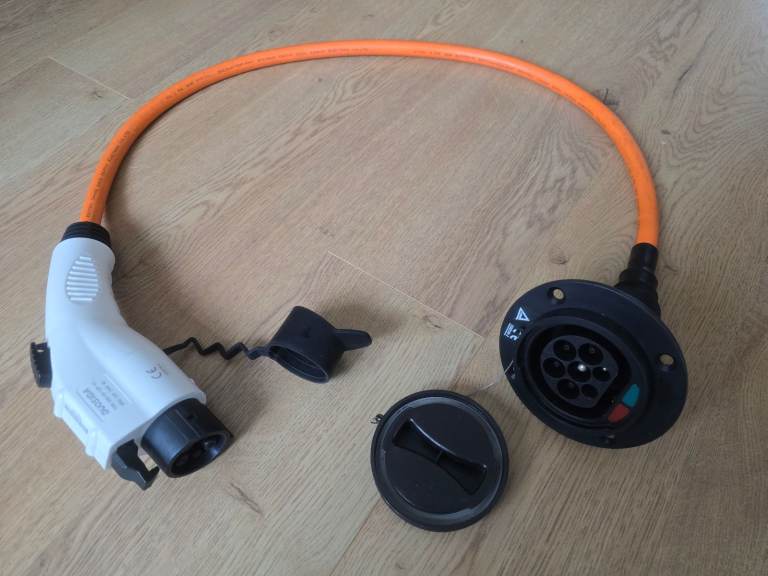 EV Charger Adapter Charging Cable Type2 Inlet to Type1 Plug Flexible 32A 1 Phase  RRP £198.00