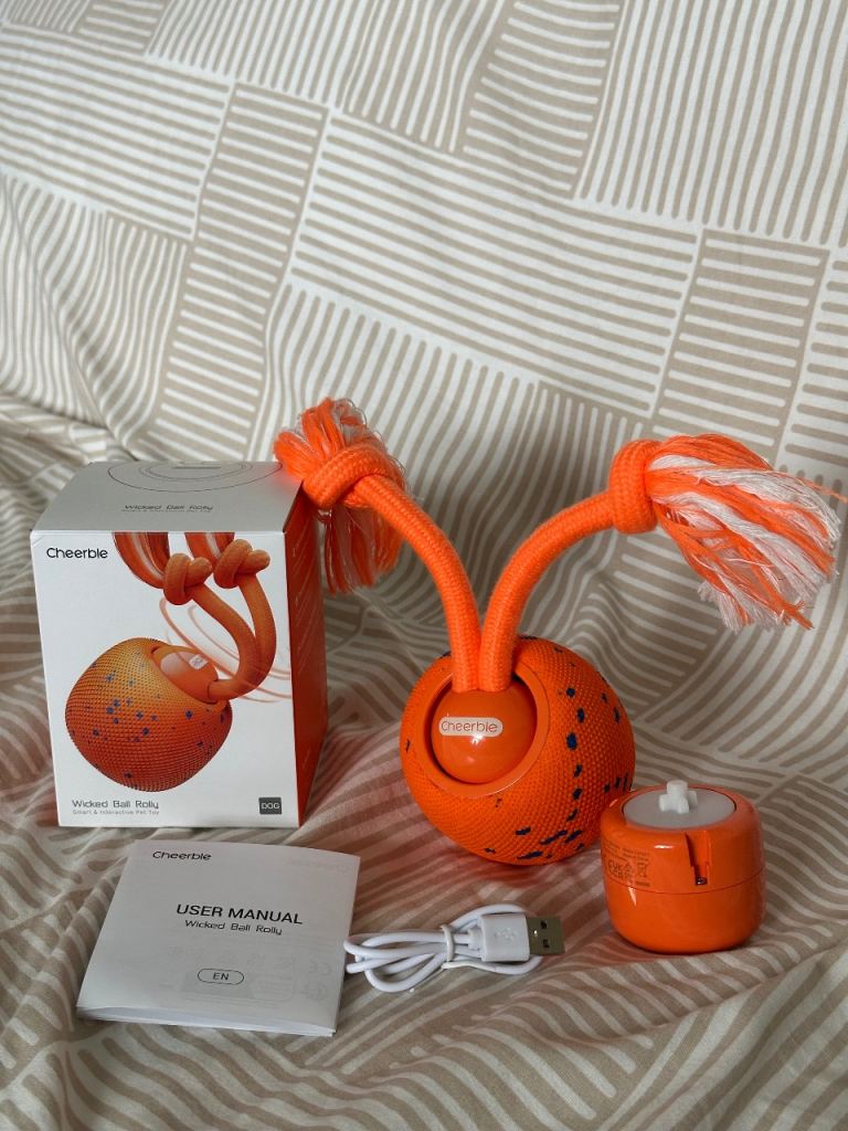 Cheerble Wicked Smart Ball Rolly dog toy brand new