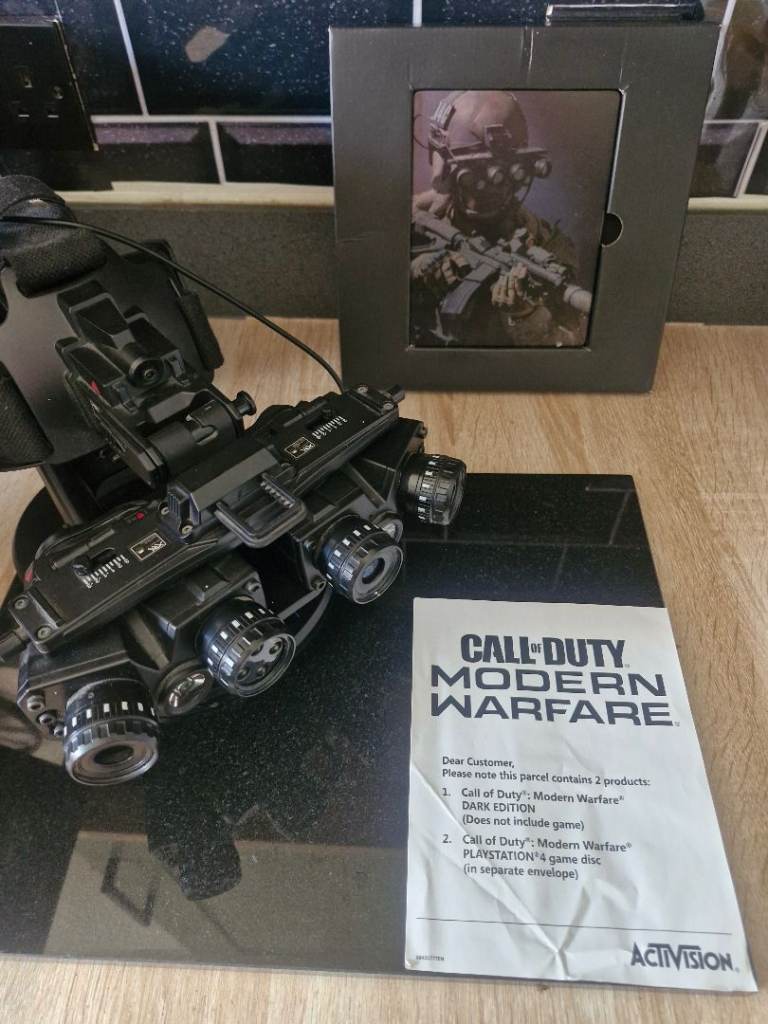 Call of duty modern warfare black edition night vison goggles 