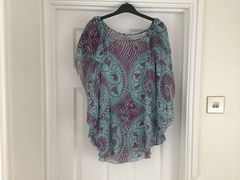 Pretty top size 14