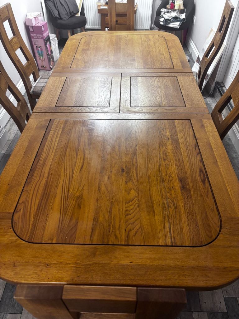 Solid Oak Dining Table and 8 Chairs 